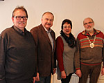 Bernd Besselmann, Vereinsvorsitzender Heiner Ruthmann sowie das Königspaar Anni Osthues und Josef Plenter